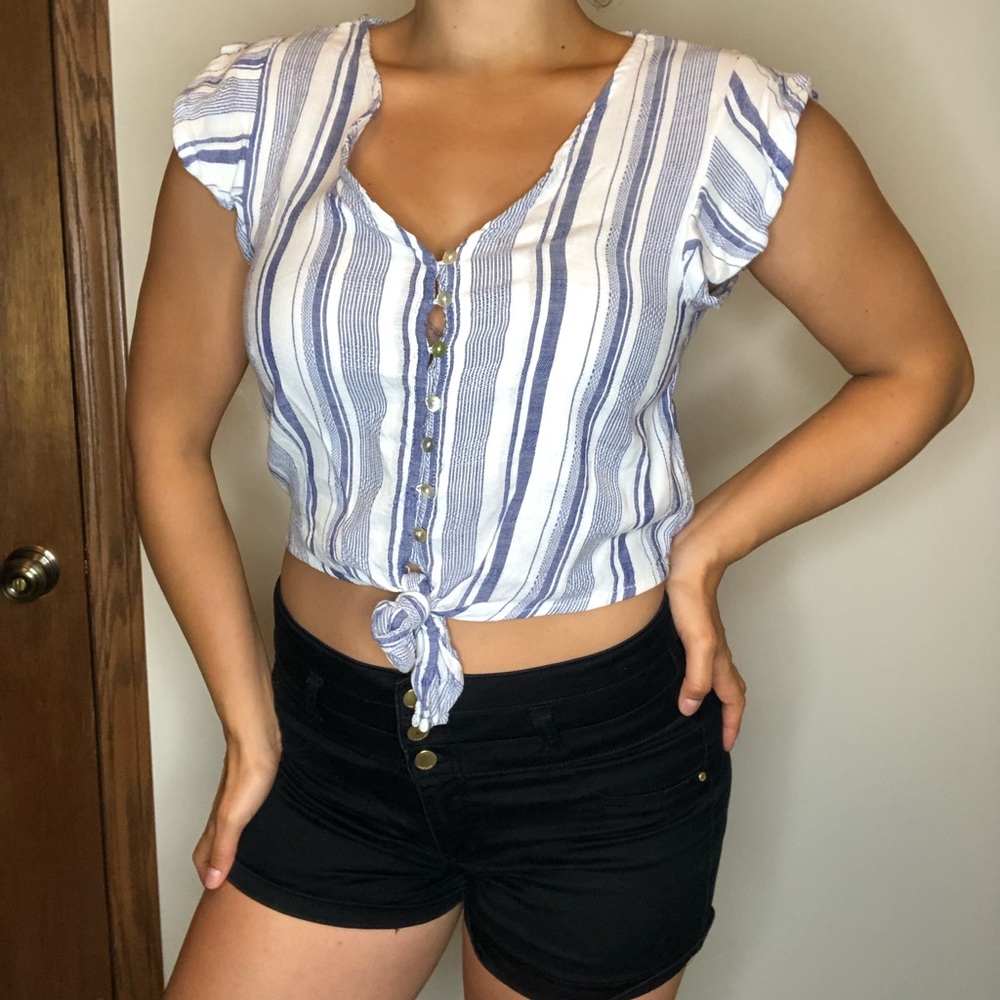 Short sleeve crop top